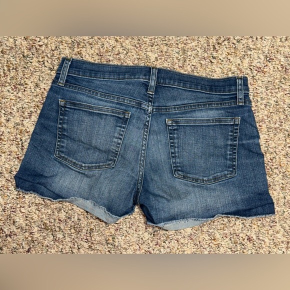 J crew size 29 Dark Blue Women's shorts,‎ Jean shorts, size medium size 8 US - Picture 2 of 4